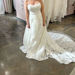 Beautiful Mon Bijou wedding dress. NEVER WORN